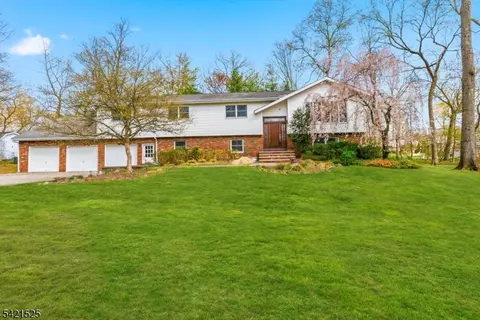 8 Bogert Rd, Pine Brook, NJ 07058