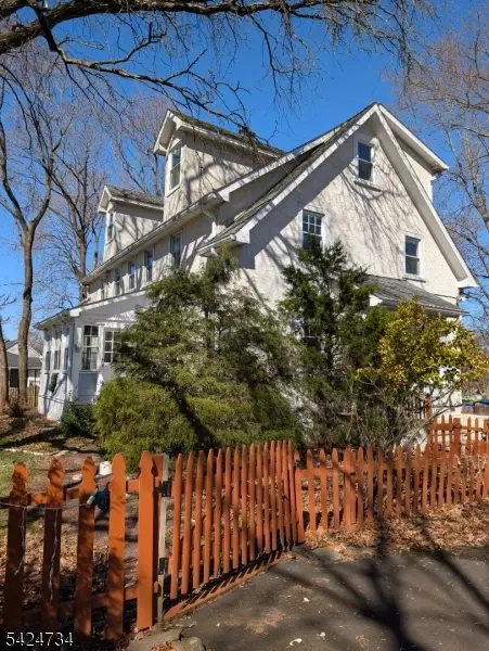 4 New Amwell Rd, Hillsborough, NJ 08844
