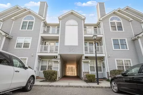 99 Genoble Rd, Montville, NJ 07045