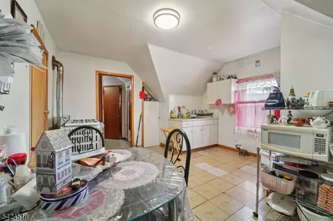 Entry Way - 6 4th St, Passaic, NJ 07055 photo 15 of 18