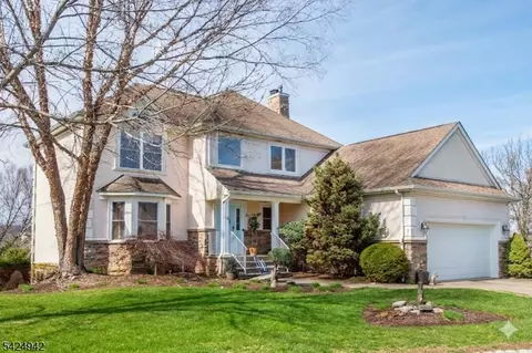 13 Witherwood Dr, Hamburg, NJ 07419