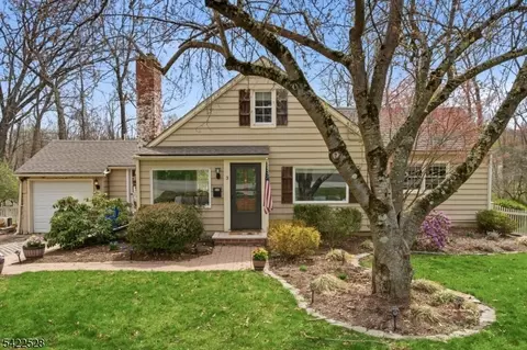3 Alder Dr, Sparta, NJ 07871
