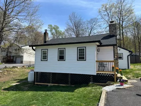 139 Bell Ave, Hopatcong, NJ 07843