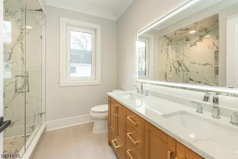 Bath - 722 Erie Rd, Paramus, NJ 07652 photo 7 of 8