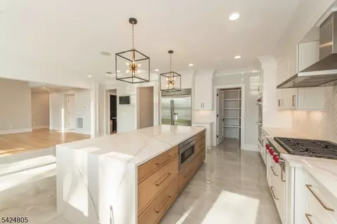 Kitchen - 722 Erie Rd, Paramus, NJ 07652 photo 3 of 4