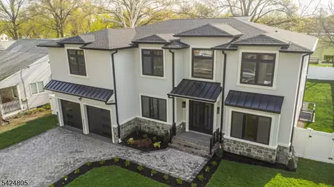 Exterior - 722 Erie Rd, Paramus, NJ 07652 photo 2 of 4