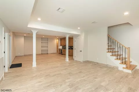 Living - 722 Erie Rd, Paramus, NJ 07652 photo 6 of 7
