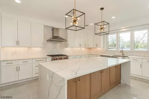 Kitchen - 722 Erie Rd, Paramus, NJ 07652 photo 2 of 4