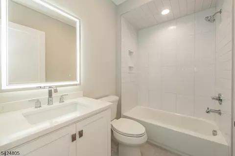 Bath - 722 Erie Rd, Paramus, NJ 07652 photo 6 of 8