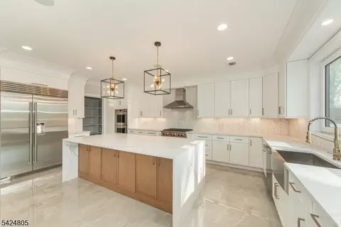 Kitchen - 722 Erie Rd, Paramus, NJ 07652 photo 4 of 4
