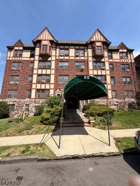 55 Randolph Pl #201, City Of Orange Twp, NJ 07079