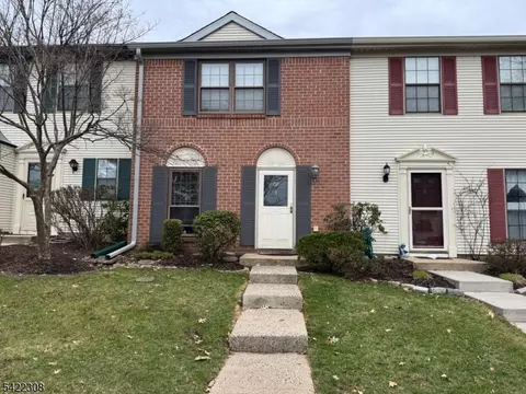 40 Daniel Dr, Franklin Park, NJ 08823
