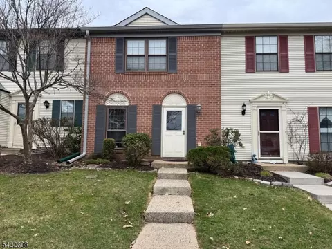 40 Daniel Dr, Franklin Park, NJ 08823