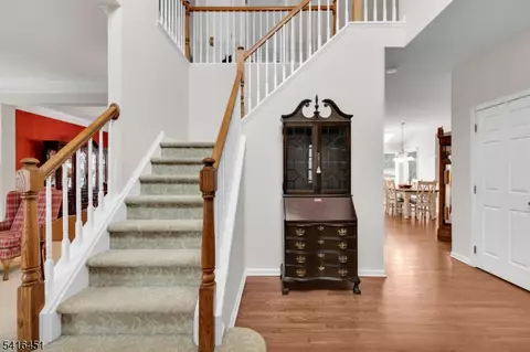 1 Vanderveer Dr, Basking Ridge, NJ 07920