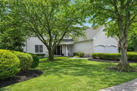 1 Vanderveer Dr, Basking Ridge, NJ 07920