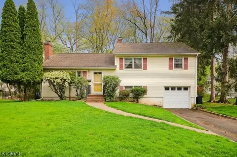 22 Springbrook Rd, Livingston, NJ 07039