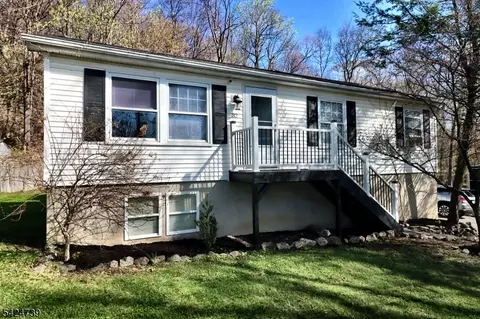 32 Panorama Dr, Sussex, NJ 07461