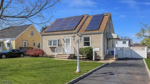 333 Giles Ave, Middlesex, NJ 08846