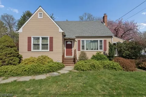 9 Laurel Ave, Kingston, NJ 08528