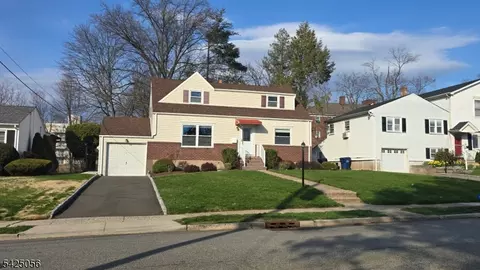 446 Maple Hill Dr, Hackensack, NJ 07601