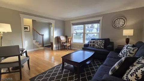 446 Maple Hill Dr, Hackensack, NJ 07601 photo 5