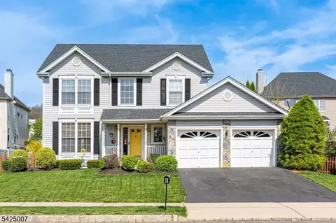 6 Kyle Dr, Phillipsburg, NJ 08865