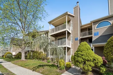 21 Lear Ct #21, East Brunswick, NJ 08816