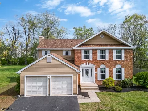 17 Denbigh Dr, Somerset, NJ 08873