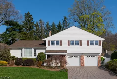 109 Dogwood Ct, Westwood, NJ 07675