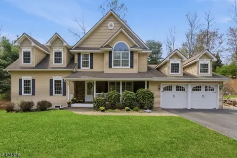 18 Valhalla Rd, Montville, NJ 07045
