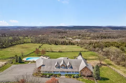 71 Kimble Ln, Sparta, NJ 07871