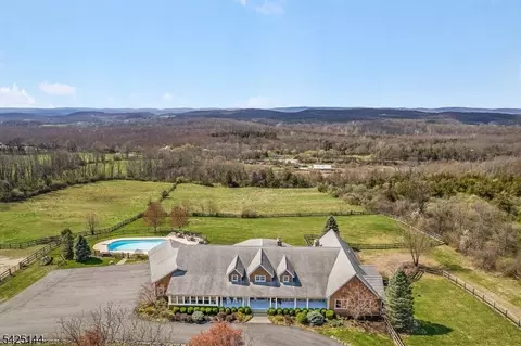 71 Kimble Ln, Sparta, NJ 07871