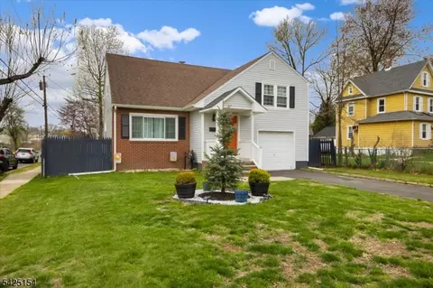234 Aldene Rd, Roselle, NJ 07203