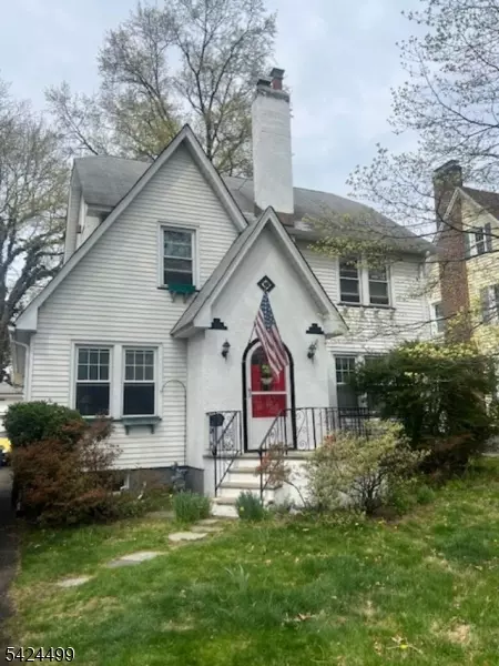 332 Walnut Ave, Cranford, NJ 07016