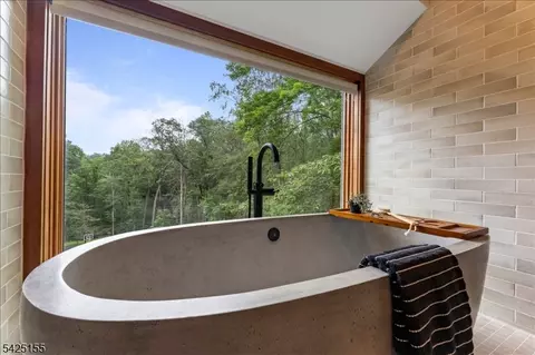 101 Rippling Brook Way, Bernardsville, NJ 07924