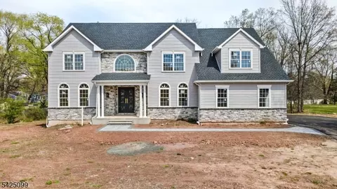 16 New Amwell Rd, Hillsborough, NJ 08844