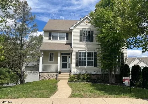 227 Winding Hill Dr, Hackettstown, NJ 07840