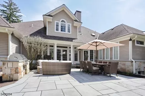 285 E Saddle River Rd, Upper Saddle River, NJ 07458 photo 4