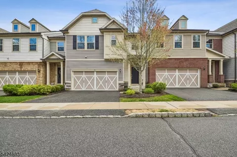 35 Albert Ct, Randolph, NJ 07869