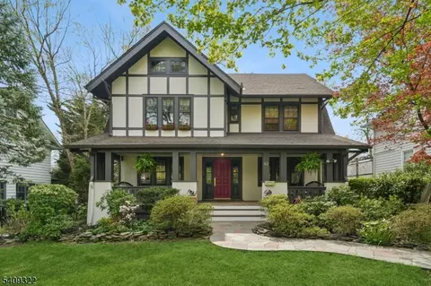 42 Euclid Ave, Maplewood, NJ 07040