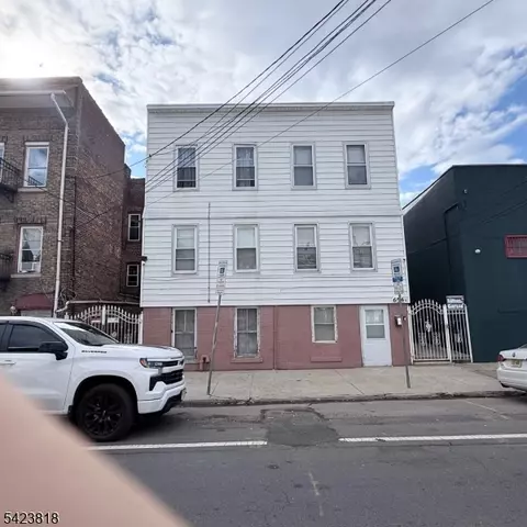 654 N 5th St, Newark, NJ 07107