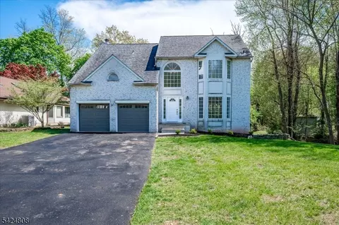 15 Barbour Pl, Piscataway, NJ 08854