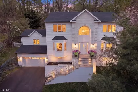 8 Clearview Rd, Springfield, NJ 07081