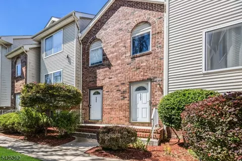 303 Holly Dr, Perth Amboy, NJ 08861