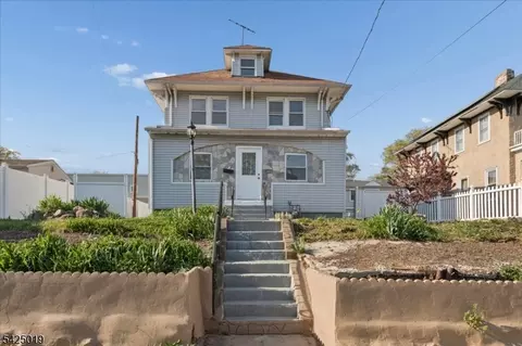 109 E 6th Ave, Roselle, NJ 07203