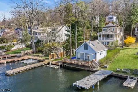 423 Lakeside Blvd, Hopatcong, NJ 07843