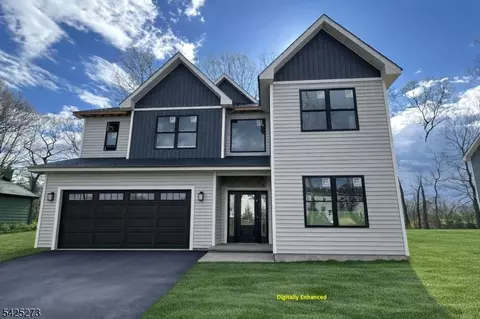 8 Chamberlain Ln, Budd Lake, NJ 07828