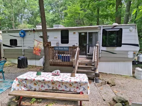 1 Pine Park, Byram Twp, NJ 07821