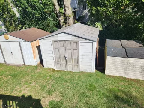 Exterior - 82 Arnot Pl, Paramus, NJ 07652 photo 9 of 9