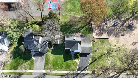 View/Area - 82 Arnot Pl, Paramus, NJ 07652 photo 2 of 6